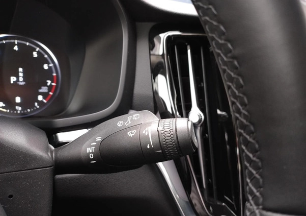 Volvo V60 cena 139900 przebieg: 24387, rok produkcji 2021 z Łomianki małe 667